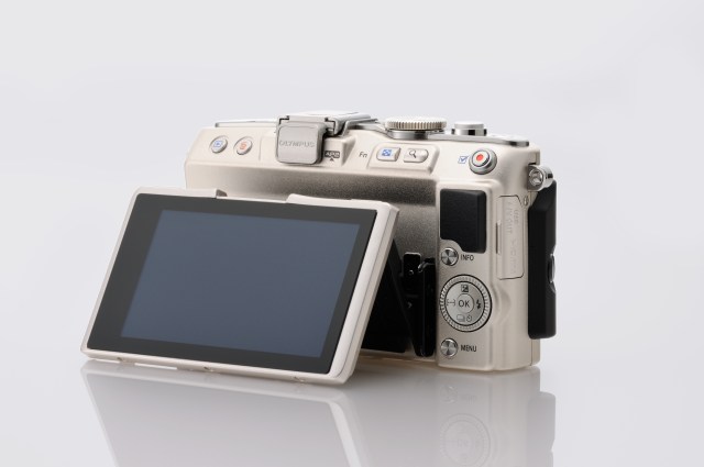 E-PL5_back_panel_01_resized