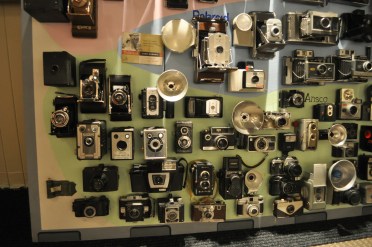Mid-20th_century_cameras_-_Edmonds_Historical_Museum_02