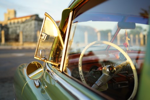 SEL35F14Z Sample Image (3)